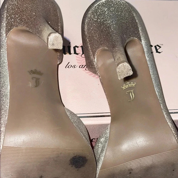 Juicy Couture Gold Heels with Stiletto and Pointed Toe - Picture 8 of 10
